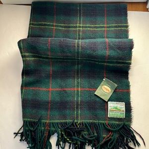 BNWT Vintage Fox Ford  Nephin Wool Shawl
